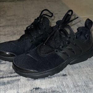 Nike Black Athletic Shoes